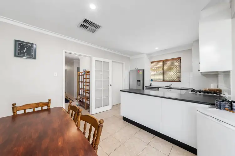 Fifth view of Homely house listing, 2 Nardoo Way, Maddington WA 6109