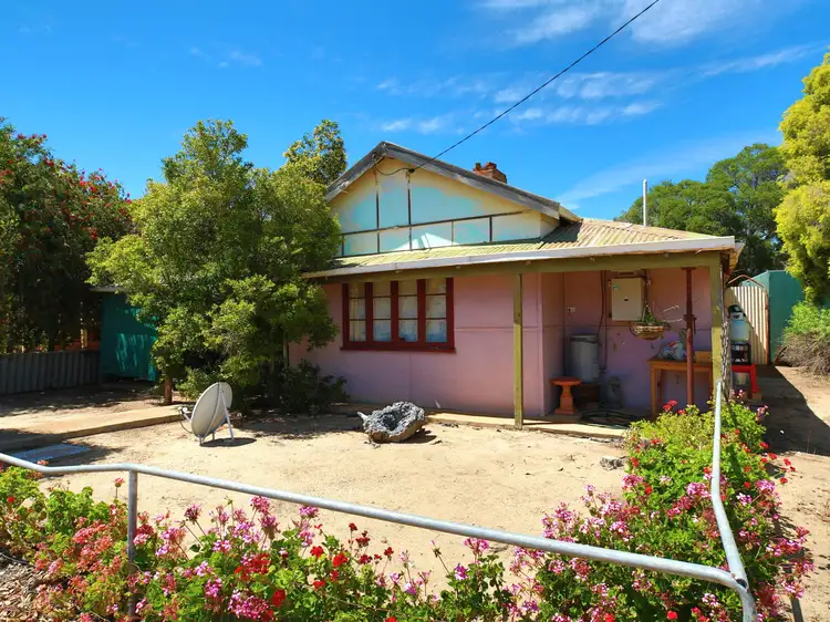 15 Naughton Street, Hyden WA 6359