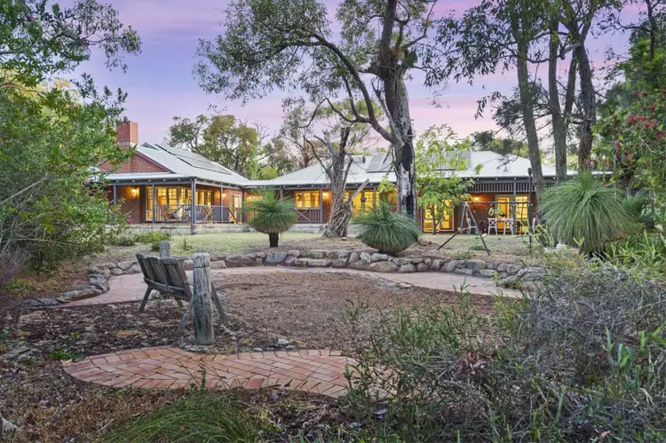 26 Evergreen Gardens, Carramar WA 6031