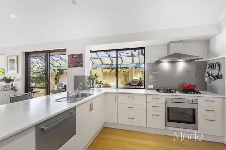 6A Latham Street, Alfred Cove WA 6154