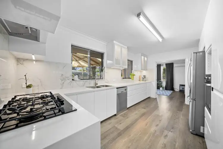 6 Madrona Crescent, Greenwood WA 6024