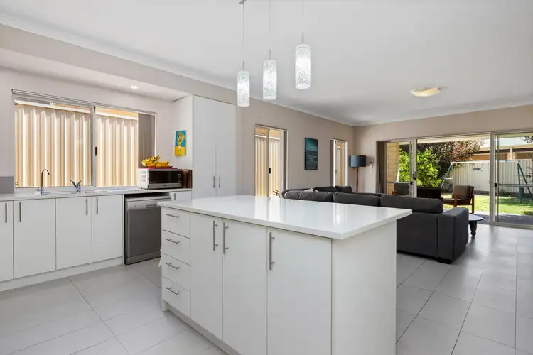 19A Williams Road, Melville WA 6156