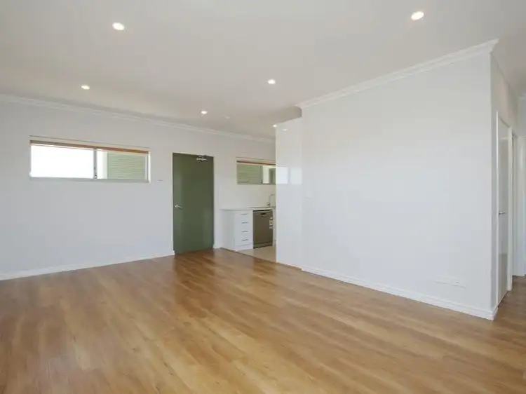 Third view of Homely apartment listing, 5/253 Robinson Avenue, Cloverdale WA 6105