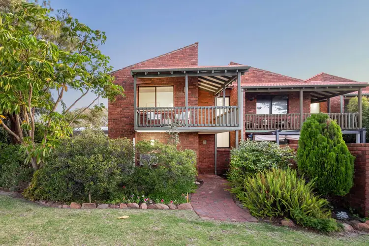 1/24 Flora Terrace, Watermans Bay WA 6020