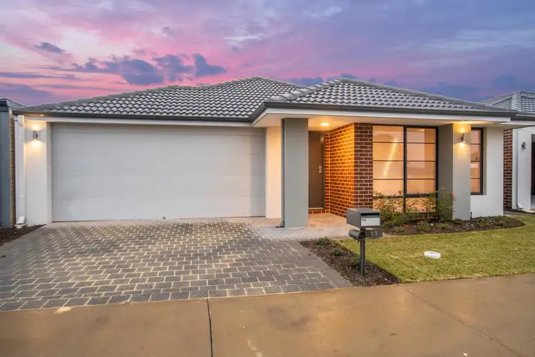 11 Denmark Loop, South Guildford WA 6055
