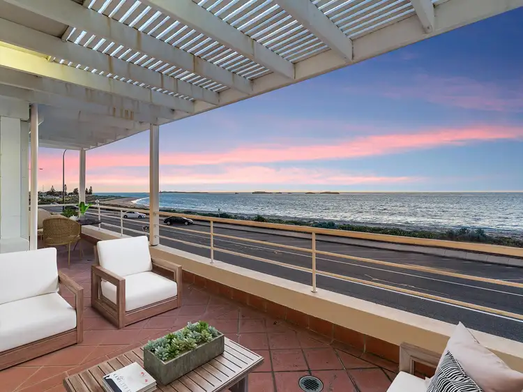 2 Arcadia Drive, Shoalwater WA 6169