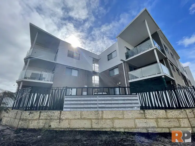23/2 Delaronde Drive, Success WA 6164
