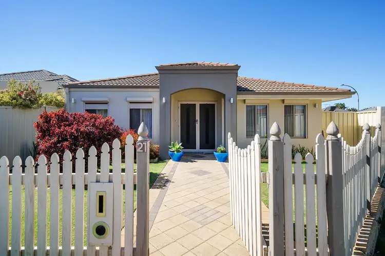 21 Landsdale Road, Darch WA 6065