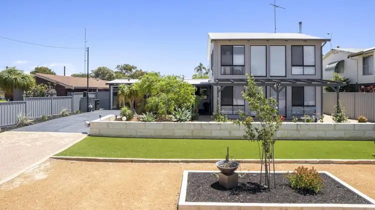 52 Queen Parade, Wannanup WA 6210