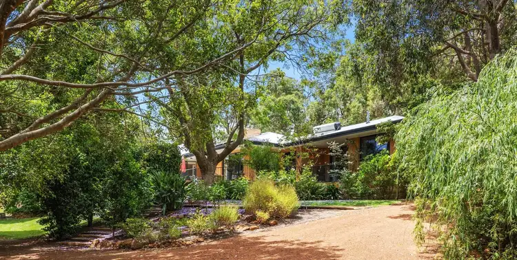 15 Elizabeth Street, Kalamunda WA 6076