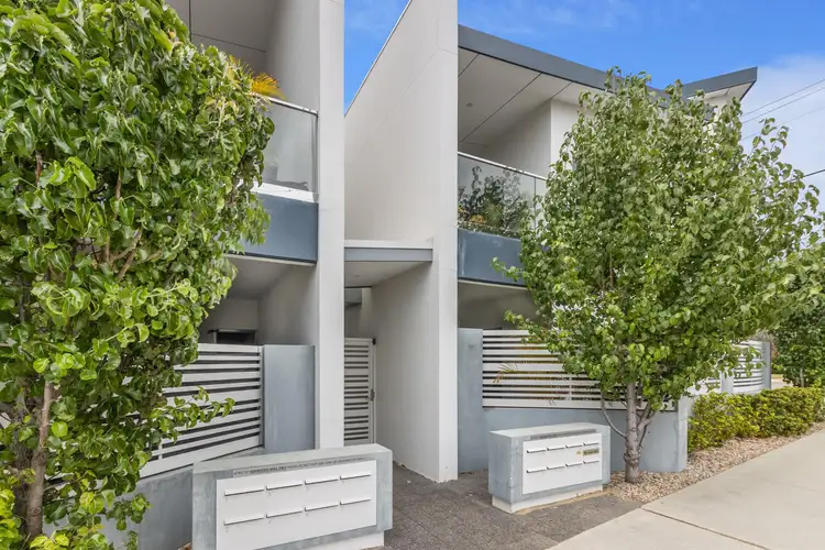 7/2 Walter Road, Inglewood WA 6052
