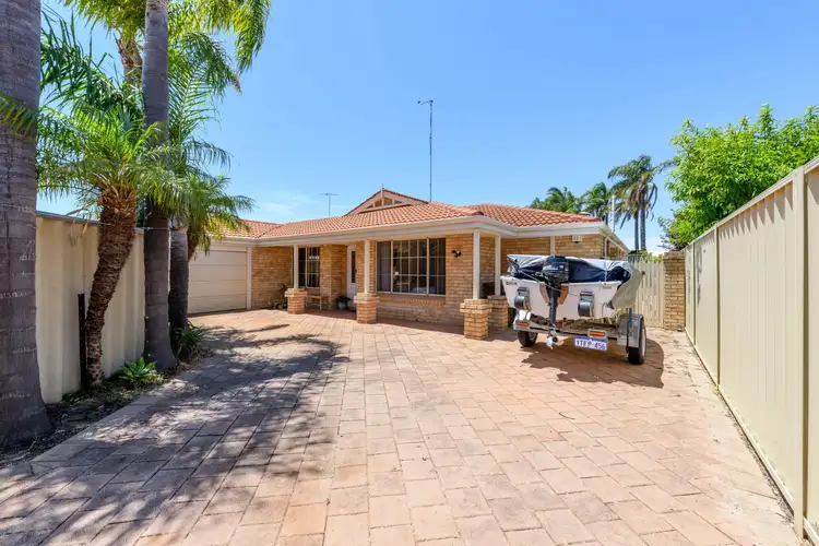 2/5 Ardmore Court, Meadow Springs WA 6210