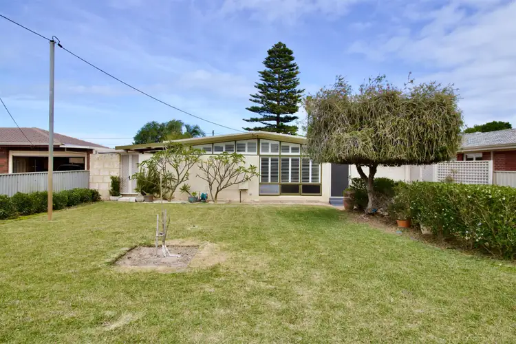 5 Mensa Close, Rockingham WA 6168