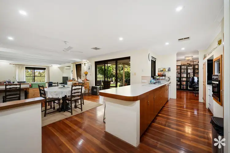 3 Wellington Court, Alexander Heights WA 6064