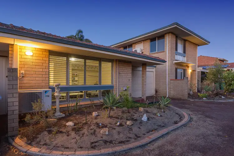2/8 Coolidge Street, Como WA 6152