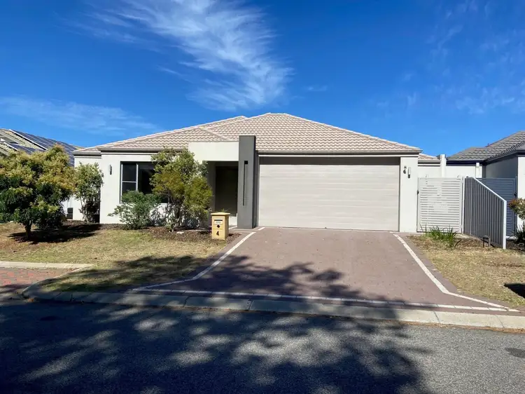 4 Curtin View
