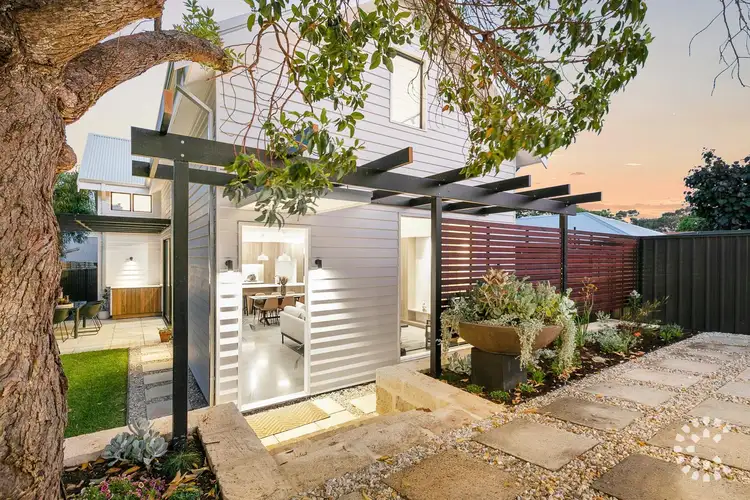 2B Instone Street, Hilton WA 6163