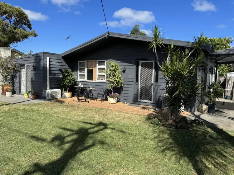 6 Dadger Street, Dudley Park WA 6210