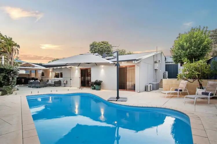 11 Alsop Walk, Carine WA 6020