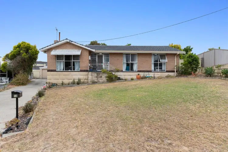 12 Palmer Place, Embleton WA 6062