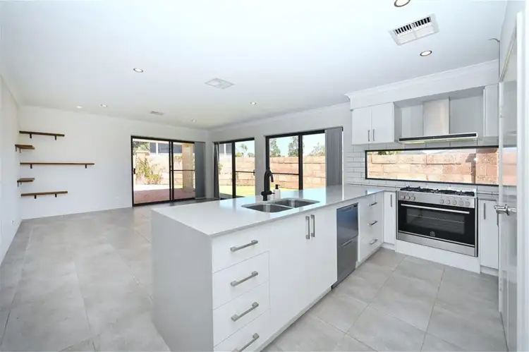 4 Blossom Way, Banksia Grove WA 6031