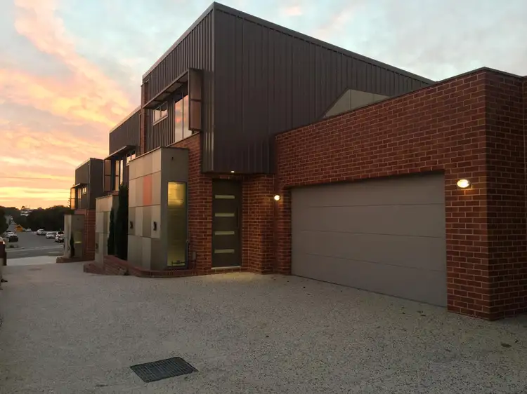 2/430 Charles Street