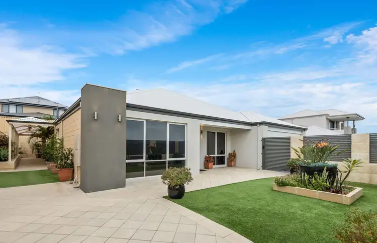 10 Calis Avenue, Iluka WA 6028