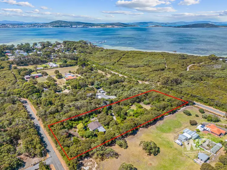712 Frenchman Bay Road, Little Grove WA 6330