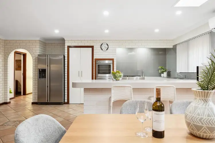 8 Chevalier Way, Thornlie WA 6108