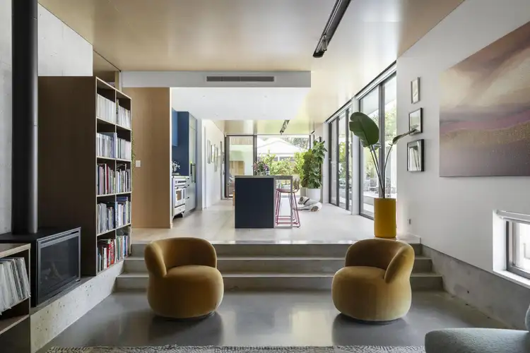 6 Johannah Street