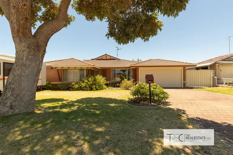 17 Sunningdale Chase, Meadow Springs WA 6210