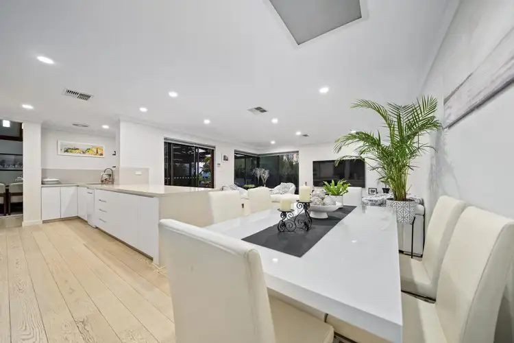 Third view of Homely house listing, 6 Bankend, Duncraig WA 6023