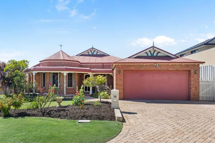 19 Plympton Mews, Hillarys WA 6025