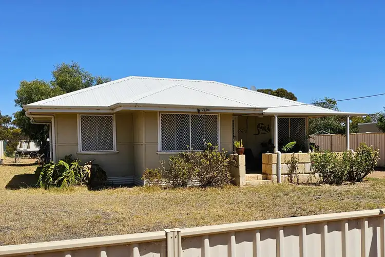 11 Northmore Street, Narembeen WA 6369
