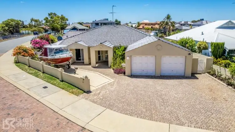 Third view of Homely house listing, 16 Baruna  Court, Halls Head WA 6210