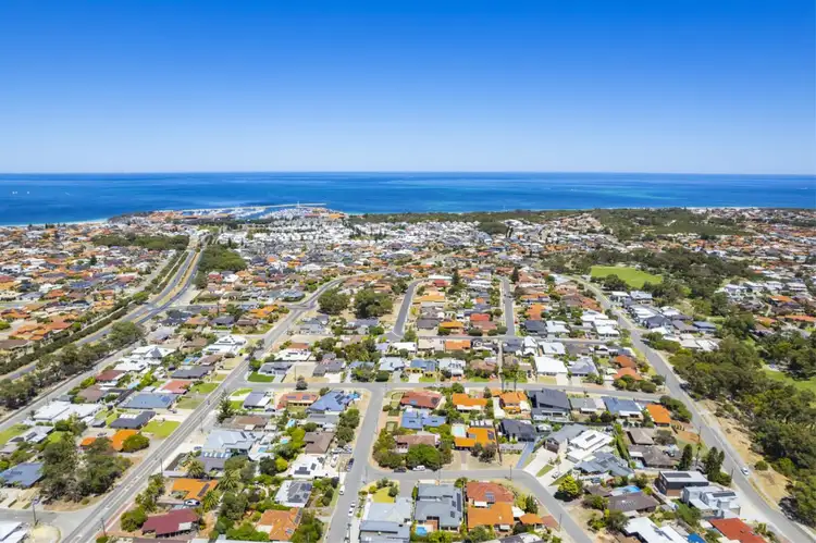 Sixth view of Homely house listing, 5 Gleddon Way, Hillarys WA 6025