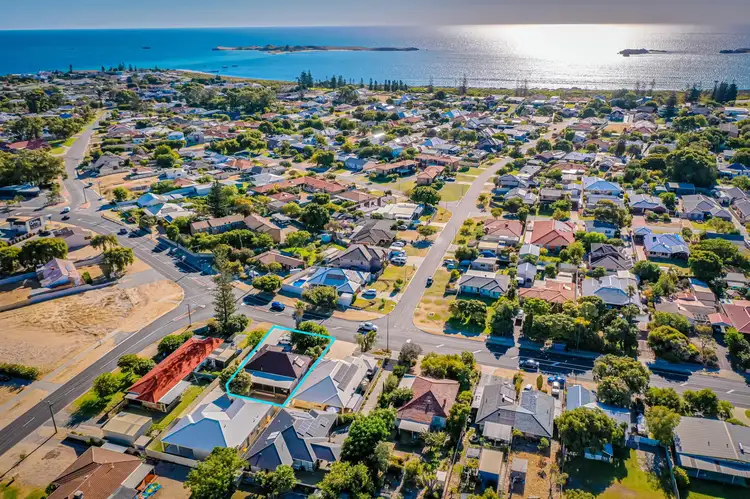 168 Safety Bay Road, Shoalwater WA 6169