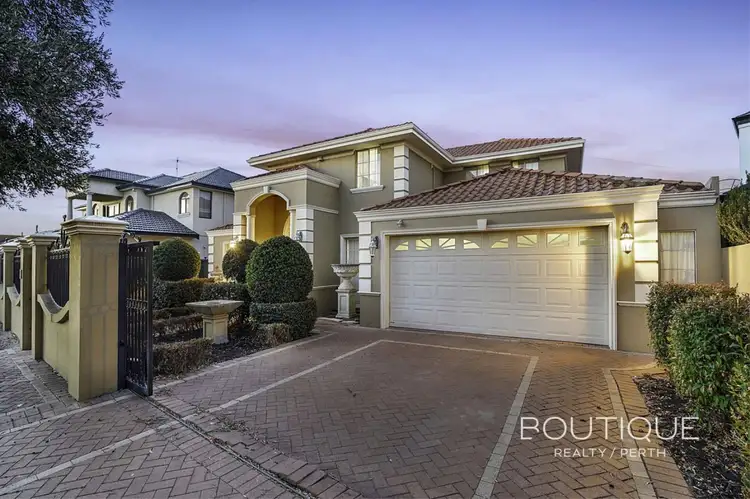 4 Pemberton Close, Stirling WA 6021