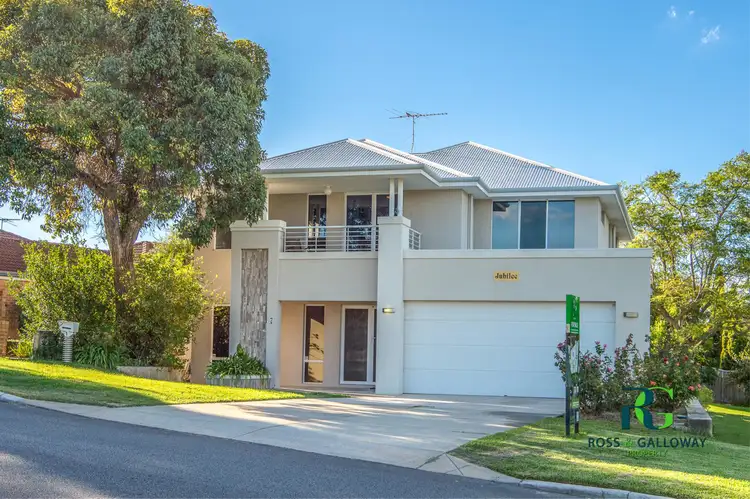 7 Dandenong Road, Attadale WA 6156