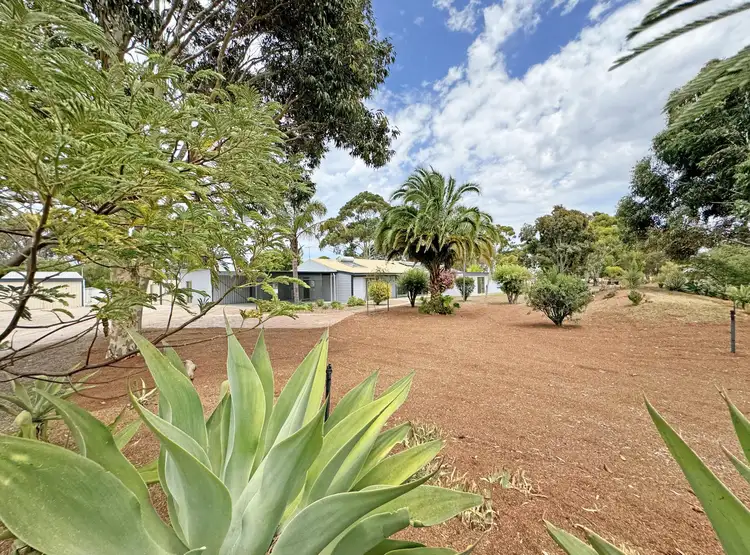 26 Tullaroon Close, Myrup WA 6450