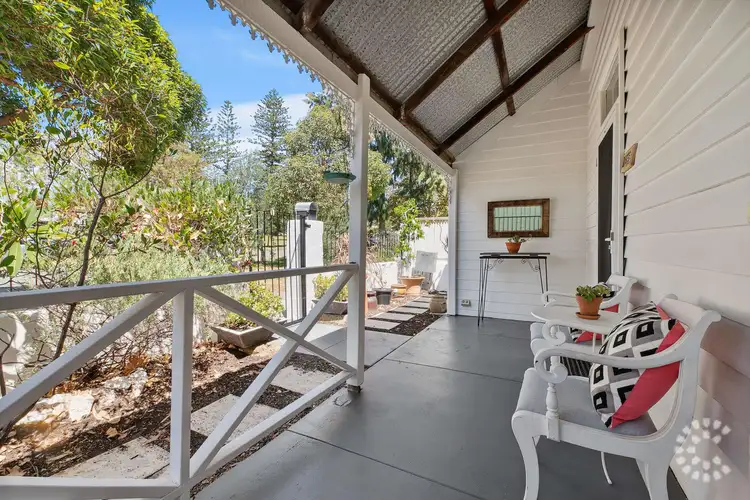 16 Knutsford Street, Fremantle WA 6160