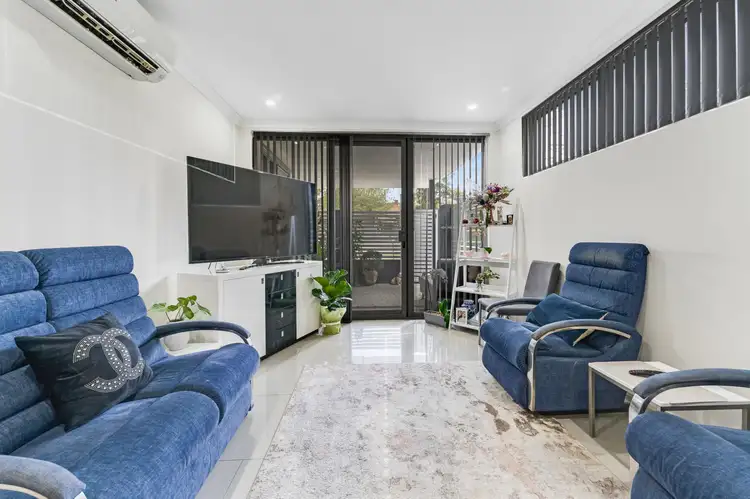 1/15 Emilia Street, Coolbellup WA 6163
