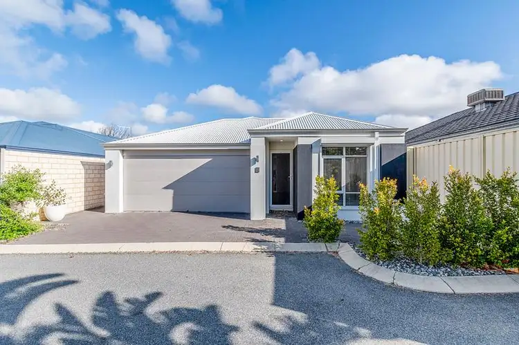 1/10 Gillson  Mews, Baldivis WA 6171