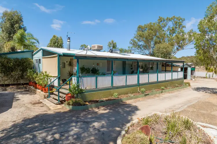10 Boyagerring Rd Dumbarton, Toodyay WA 6566