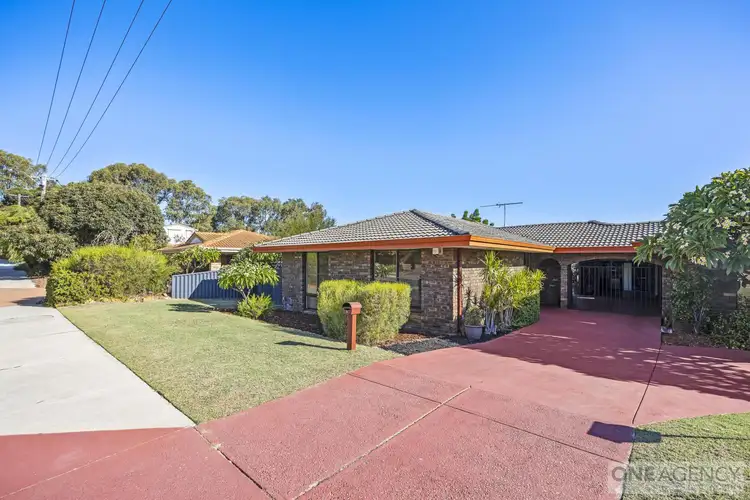 2A Thomas Way, Karrinyup WA 6018