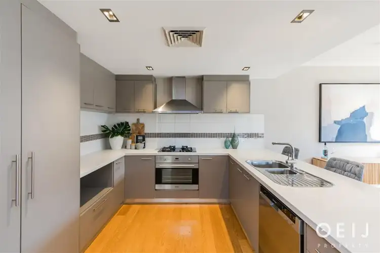 Main view of Homely house listing, 4/27 Noalimba Crescent, Bateman WA 6150