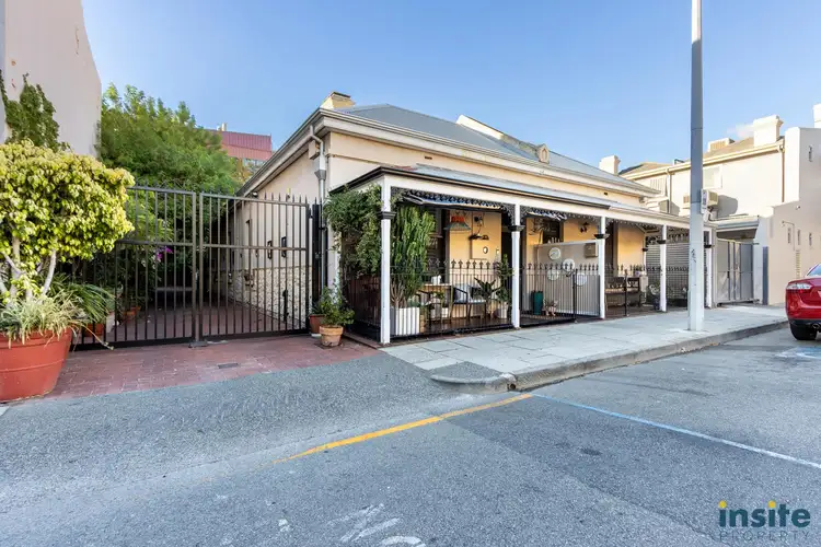 18 Nairn Street