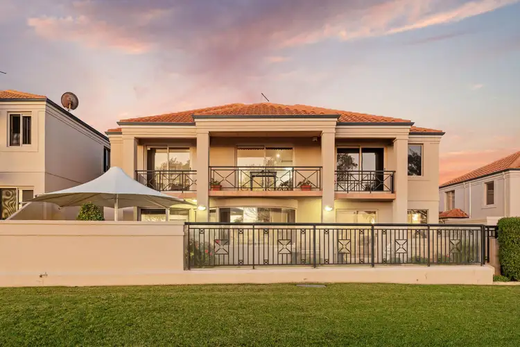 42/160 West Coast Drive, Sorrento WA 6020
