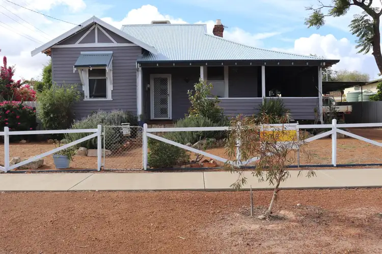 17 Stickland Street