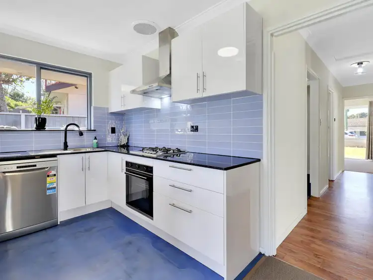 14 Waratah Drive, Camillo WA 6111